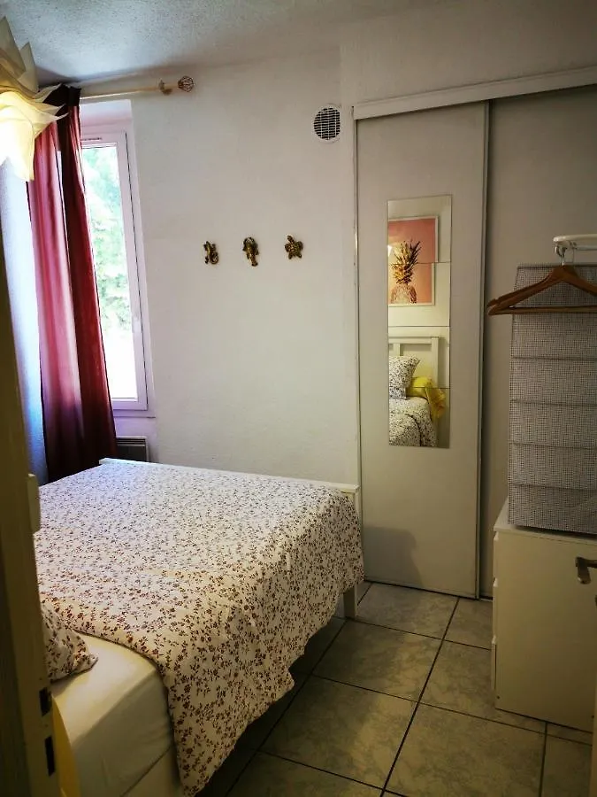 V Appart Hotel Avec Kitchenette Orange